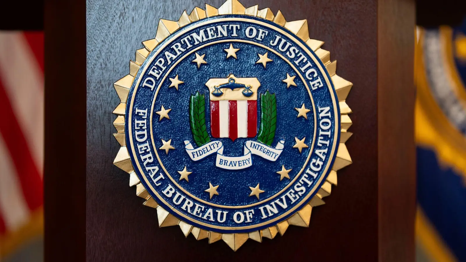 Das FBI verstärkt seine Suche nach einem Deutschen. (Archivbild) (Foto: Jenny Kane/AP/dpa)