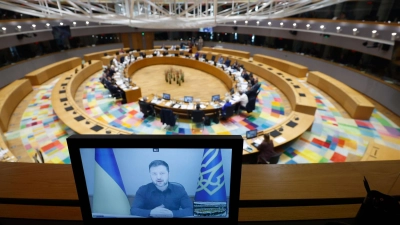 Selenskyj setzt auf neue Gespräche mit den USA über ein Kriegsende.  (Foto: Geert Vanden Wijngaert/Pool AP/AP/dpa)