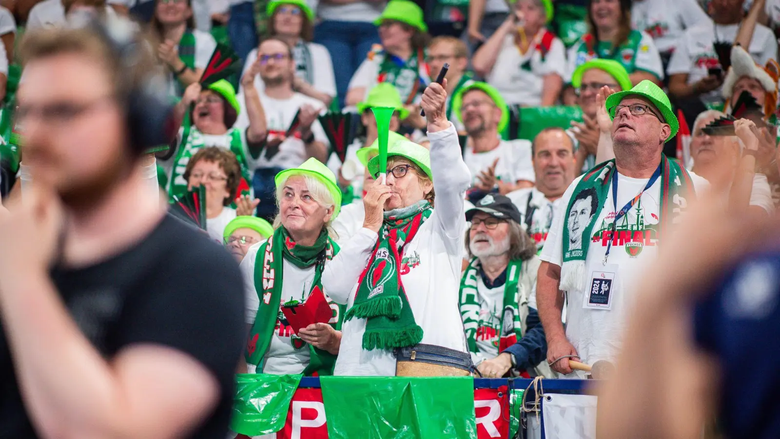 Der Fanclub der Füchse Berlin sorgt bei jedem Heimspiel für ordentlich Lärm. (Archivbild) (Foto: Noah Wedel/dpa)