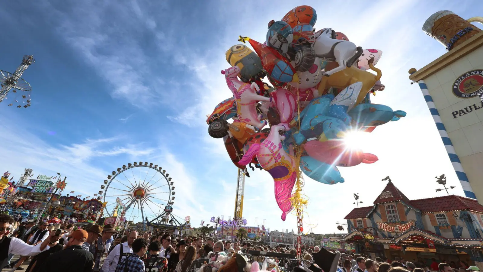 Die Wiesn ist eröffnet.  (Foto: Karl-Josef Hildenbrand/dpa)
