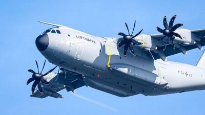 Deutsche Flugzeuge sollen bei dem Manöver für die Luftbetankung sorgen. (Archivbild) (Foto: Sina Schuldt/dpa)