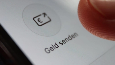 Die Smartphone-Bank N26 schließt sich der neuen europäischen Bezahllösung Wero an. (Symbolbild)  (Foto: Karl-Josef Hildenbrand/dpa)
