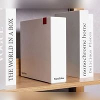 Kantig und schlicht: AVM stellt mit dem Router DSL/Fiber 7-90 auf der IFA ein neues Design vor. (Foto: Fritz! GmbH/AVM/dpa-tmn)