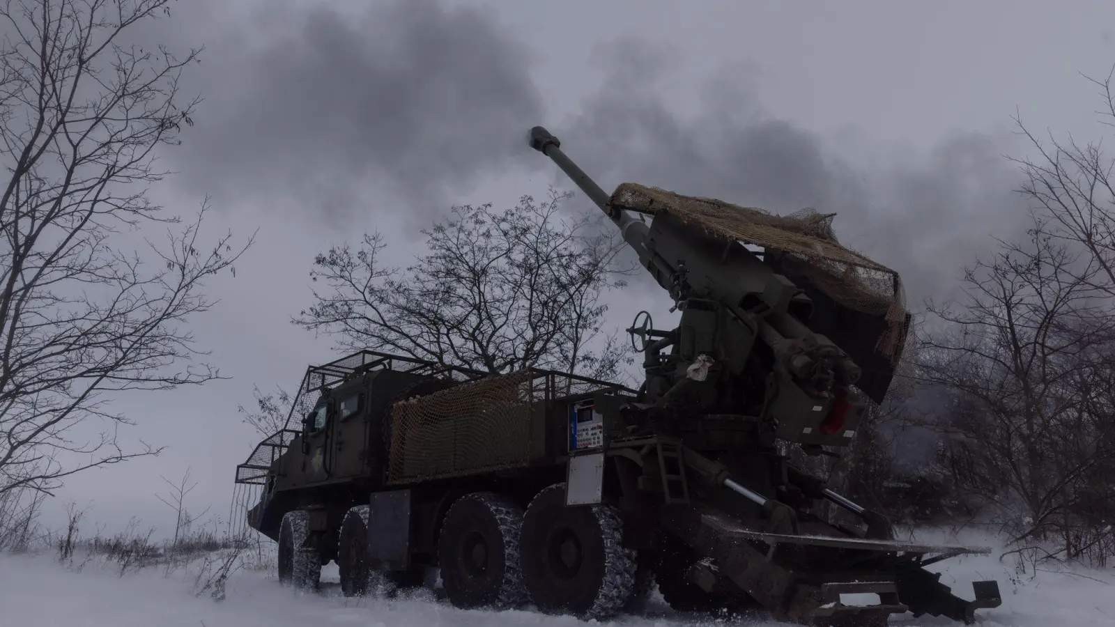 Die ukrainische Armee wehrt sich an der Front im Osten gegen das Vorrücken russischer Truppen. (Archivbild) (Foto: Yevhen Titov/AP/dpa)