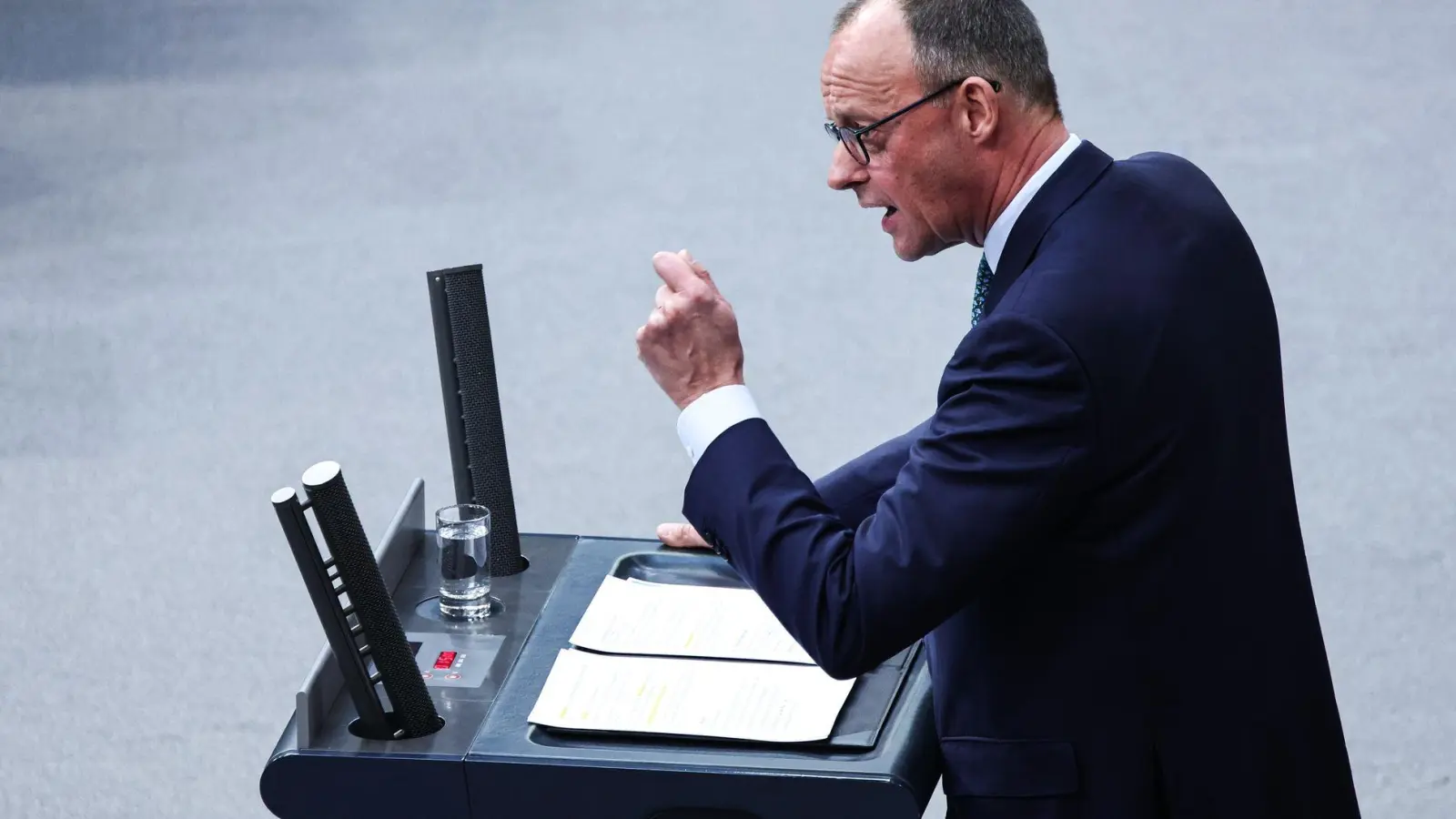 Die Welt ist im Umbruch und Unions-Kanzlerkandidat Friedrich Merz fürchtet um einen Bedeutungsverlust Europas in der internationalen Weltordnung. (Archivbild) (Foto: Hannes P Albert/dpa)