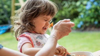 Meist endet die wählerische Essensphase bei Kindern ganz von allein. (Foto: Christin Klose/dpa-tmn)