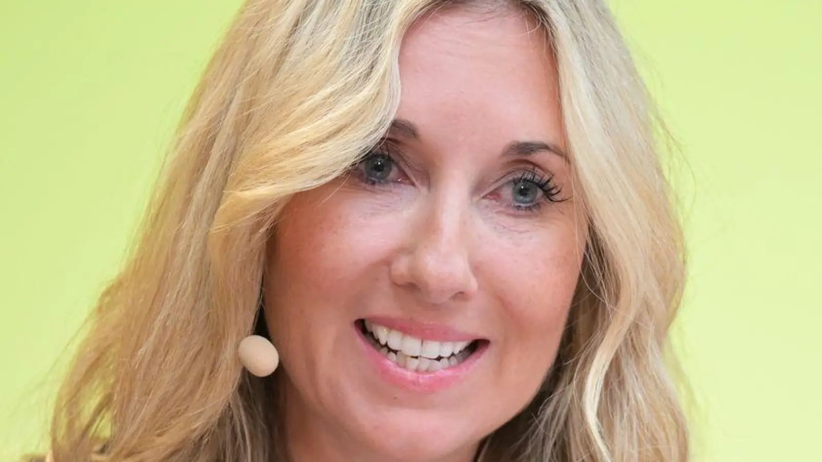 Kultusministerin Anna Stolz (Freie Wähler) sieht im Spielen von Hymnen einen „Gänsehautmoment“. (Archivbild) (Foto: Malin Wunderlich/dpa)