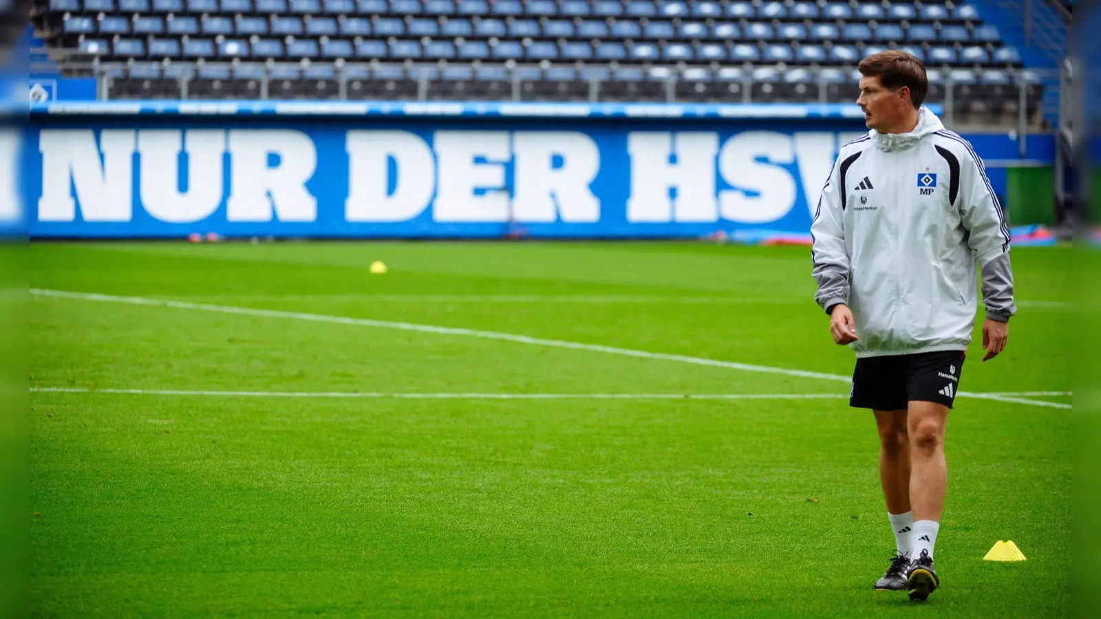 Hat weiter das Sagen beim HSV: Trainer Merlin Polzin.  (Foto: Gregor Fischer/dpa)