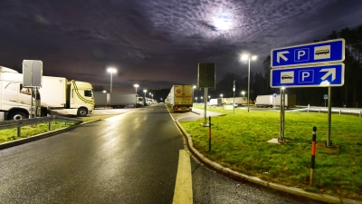 Ein Autofahrer ist auf einem Rastplatz an der A6 beklaut worden. (Symbolbild: Jim Albright)