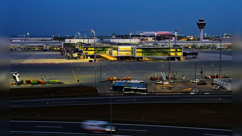 Die Arena soll in unmittelbarer Nähe des Münchner Flughafens entstehen - auf Freisinger Gemarkung. (Archivbild) (Foto: Malin Wunderlich/dpa)