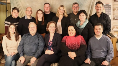 Daniela Wittmann (vorne in der Mitte) führt die CSU-Liste in Mitteleschenbach an. (Foto: Antonia Müller)