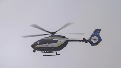 Bei der Suche nach einer Frau aus Neustadt/Aisch war auch ein Polizeihubschrauber im Einsatz (Foto: Mirko Fryska)