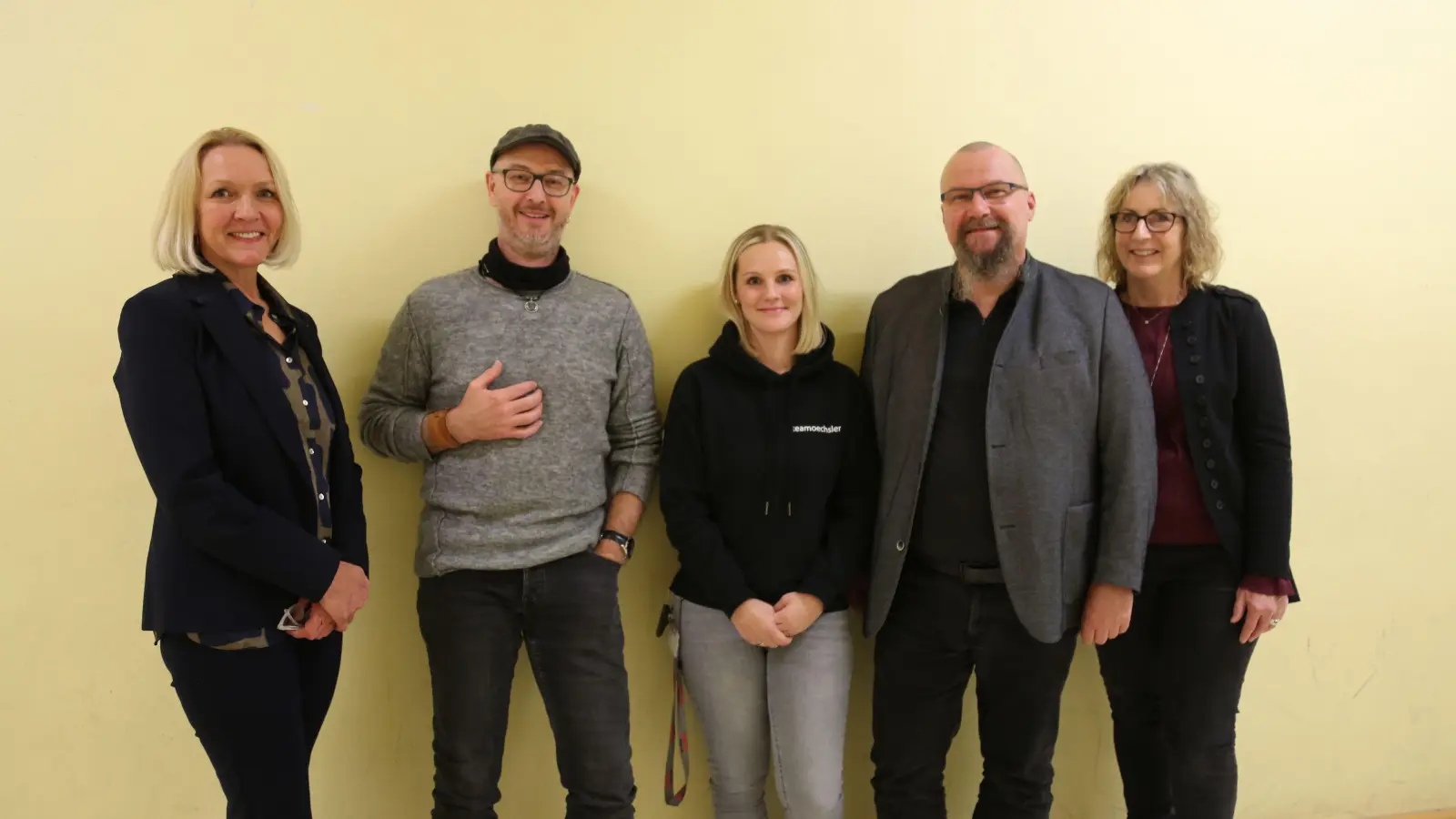 Sigrid Thiem (von links), Bernhard Ranz, Franziska Dietrich, Berufsschulleiter Jürgen Schmitt und Moderatorin Angelika Götz-Eigenberger widmeten sich der Psyche von jungen Auszubildenden. (Foto: Martina Kramer)