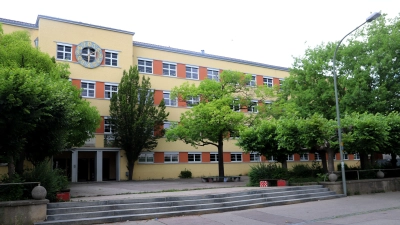 Von der baulichen Situation bis zum Pausenhof: Die Freien Wähler interessieren sich für die Schulen in der Trägerschaft der Stadt Ansbach. Unser Foto zeigt die Friedrich-Güll-Schule. (Archivbild: Oliver Herbst)
