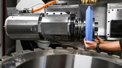 Deutschlands Maschinenbauer hoffen 2026 auf ein Ende der Flaute. (Symbolbild) (Foto: Jens Kalaene/dpa)