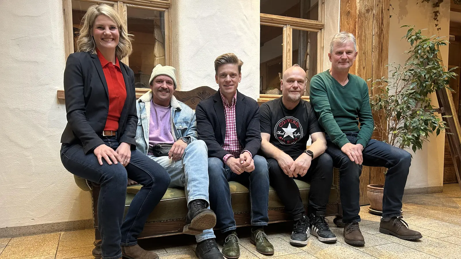 Freuen sich schon auf das Demokratiefest: Sophia Göppel-Kraft, Ralf Wieland, David Lugert, Roland Frey und Günter Pöschko. (Foto: Florian Pöhlmann)