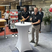 Bei der Eröffnung der Ausstellung dankte Andreas Toltz, der den erkrankten FFC-Vorsitzenden Oliver von Guérard vertrat, der Sparkasse, in deren Räumen die Schau nun zwei Wochen zu den üblichen Öffnungszeiten zu sehen sein wird, bevor sie ins Rathaus übersiedelt.  (Foto: Johannes Flierl)