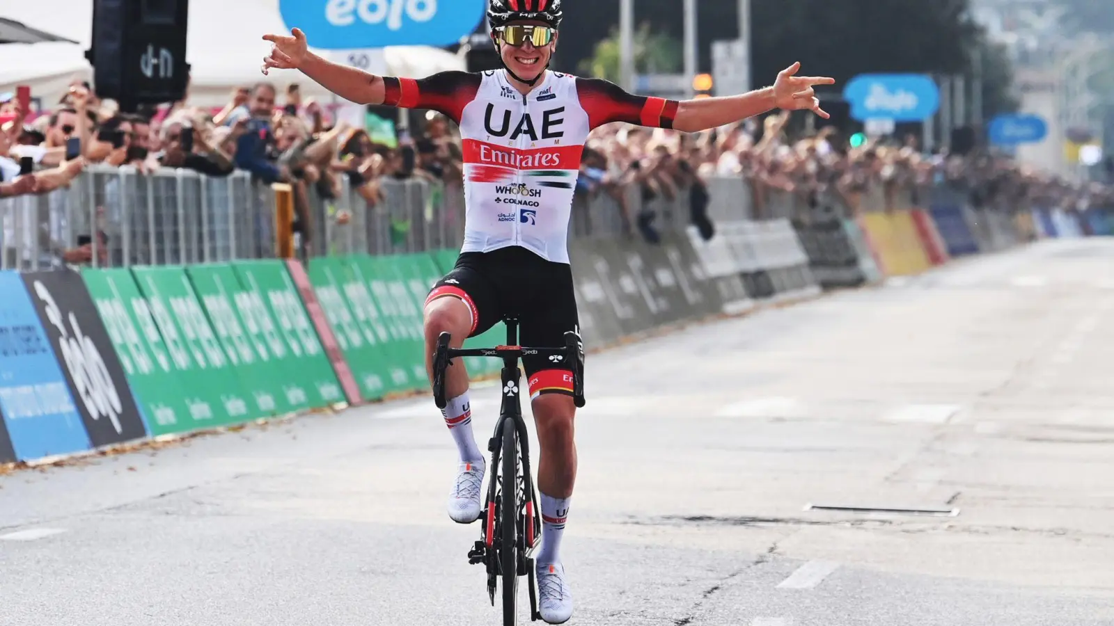 Gewann zum zweiten Mal die Lombardei-Rundfahrt: Tadej Pogacar. (Foto: Gian Mattia D'alberto/LaPresse/AP/dpa)