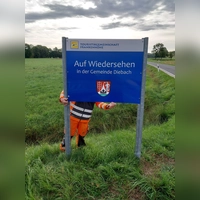 Der Diebacher Gemeindeteil Bellershausen hat ein neues Schild am Ortsende bekommen.<br> (Foto: Andreas Schott)