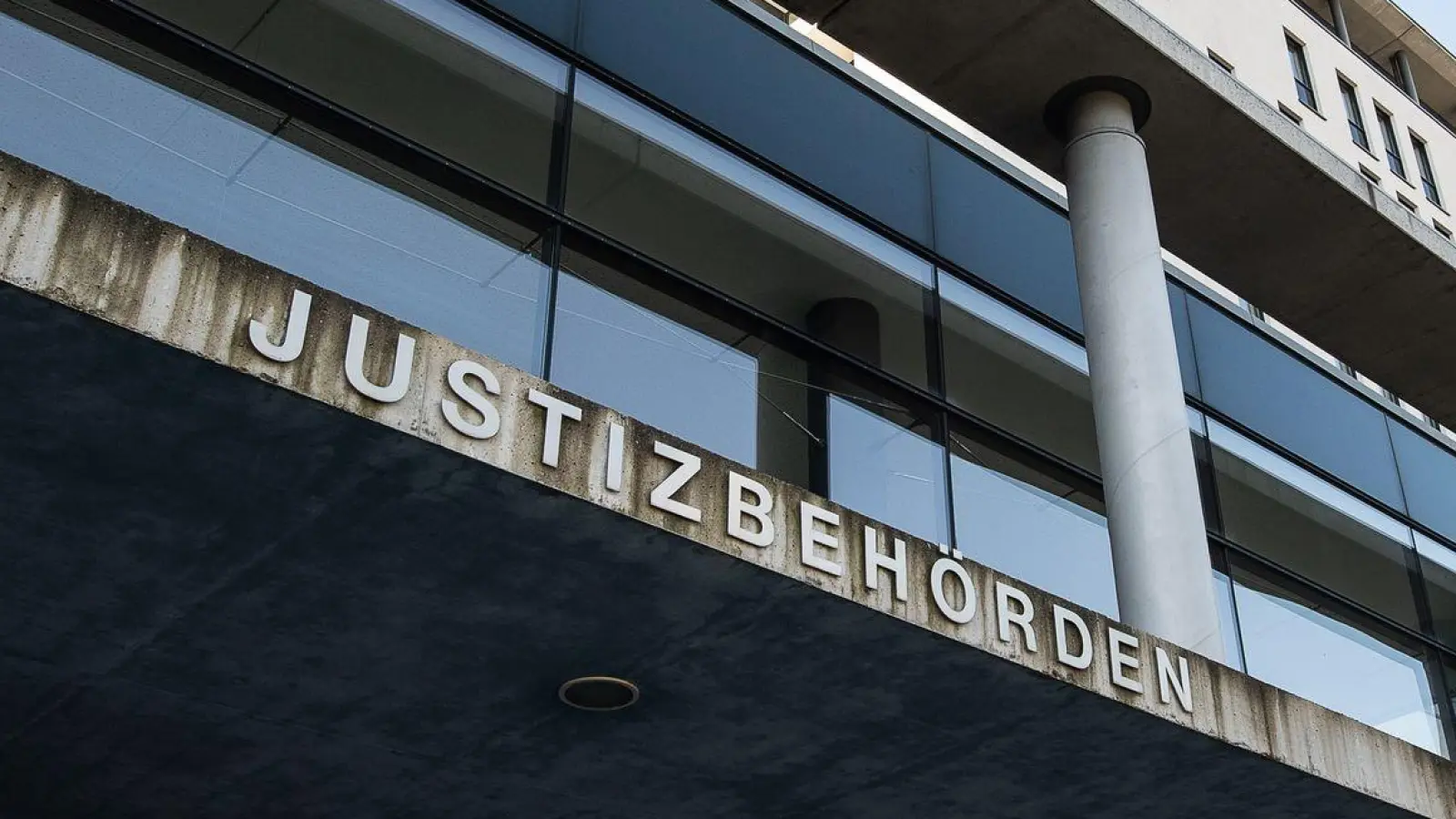 Im Prozess um den Armbrust-Mord in Bad Zwesten hat die Staatsanwaltschaft eine lebenslange Haftstrafe gefordert. (Archivbild) (Foto: Swen Pförtner/dpa)