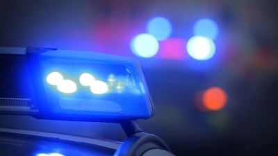 Ein Mann soll in Bayern einen Überfall und in Baden-Württemberg einen Einbruch begangen haben. (Symbolbild)  (Foto: Karl-Josef Hildenbrand/dpa)