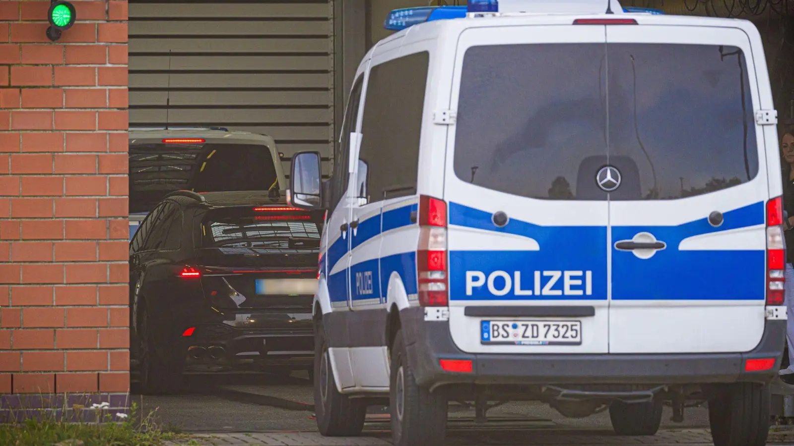 Zuletzt hatte der Mann eine Gefängnisstrafe, zu der er 2019 vom Landgericht Braunschweig im Wesentlichen wegen schwerer Vergewaltigung verurteilt worden war, abgesessen. (Archivbild) (Foto: Moritz Frankenberg/dpa)