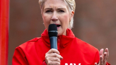 SPD-Regierungschefin Manuela Schwesig hat in Mecklenburg-Vorpommern in einer letzten Umfrage die AfD wieder vom Spitzenplatz verdrängt. (Foto: Stefan Sauer/dpa)