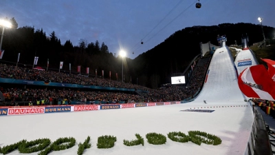 Geht es nach dem DSV, sollen 2031 in der Oberstdorfer Skisprung-Arena wieder Weltmeisterschaften stattfinden. (Foto: Angelika Warmuth/dpa)