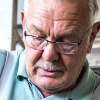 Wer weiterarbeitet, sollte rechnen: Neue Regeln treffen arbeitende Rentner mit Teilrente – beim Krankengeld gibt’s Einschnitte. (Foto: Benjamin Nolte/dpa-tmn)
