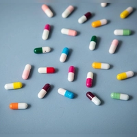 Nährstoff-Booster oder unnötiges Risiko? Die größte Gefahr bei der Einnahme von Nahrungsergänzungsmitteln ist die unkontrollierte Dosierung.  (Foto: Christin Klose/dpa-tmn)