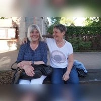 Brigitte Becker (l.) und Sigrun Kleber kommen regelmäßig in der Gruppe Plan B zusammen. Gemeinsam werden Aktivitäten geplant.  (Foto: Nicole Gunkel)