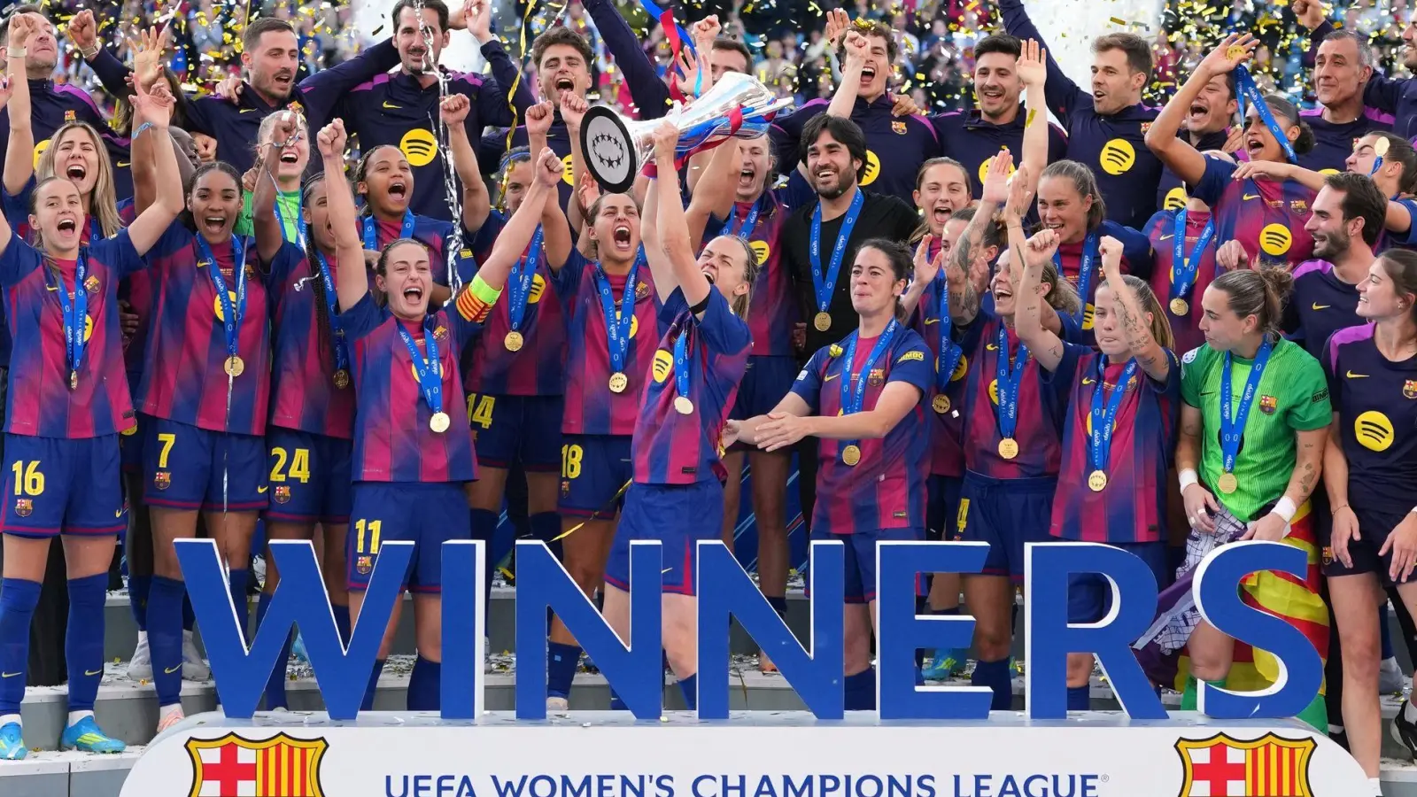 Barcelona Frauen feiern ihren Champions-League-Erfolg in Oslo. (Foto: Kirsty Wigglesworth/AP/dpa)
