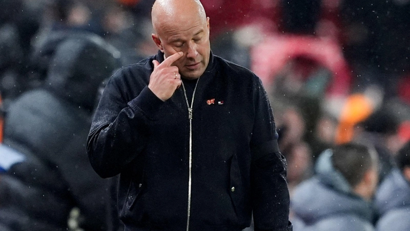 Arne Slot muss den FC Liverpool verlassen.  (Foto: Peter Byrne/PA Wire/dpa)