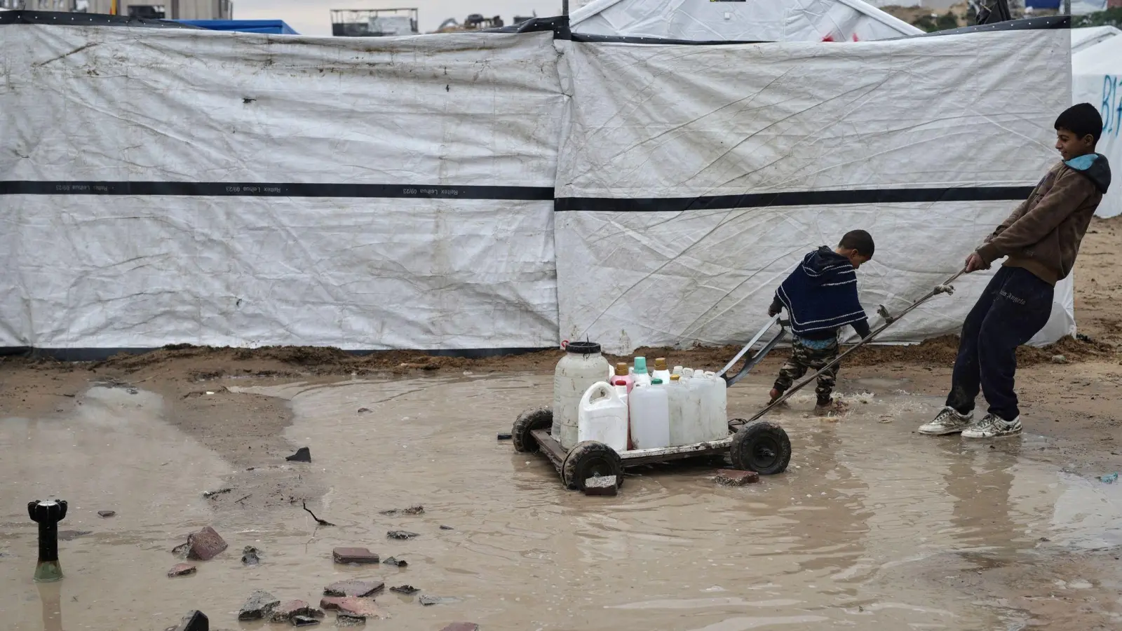 Zeltlager im Gazastreifen. (Archivbild) (Foto: Jehad Alshrafi/AP/dpa)