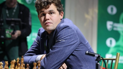 Titelverteidiger Magnus Carlsen hat nach einer Bestrafung seinen Rückzug von der Schnellschach-WM erklärt. (Foto: Seshadri Sukumar/ZUMA Press Wire/dpa)