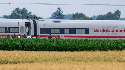 Ein Jahr nach dem Axtangriff in einem ICE in Niederbayern wird das Urteil gegen den Beschuldigten erwartet. (Archivbild) (Foto: Armin Weigel/dpa)