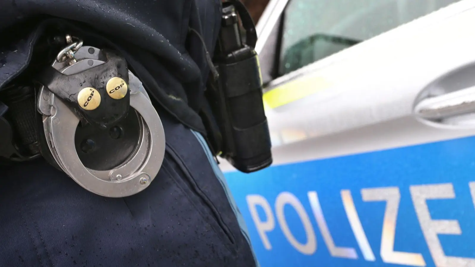 Der Mann wurde nach der Durchsuchung festgenommen. (Symbolbild) (Foto: Karl-Josef Hildenbrand/dpa)