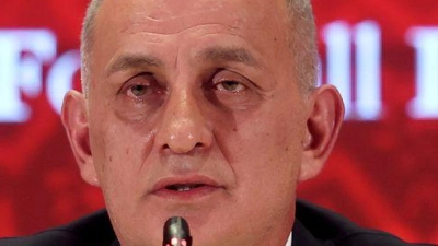 Hat Grund zur Sorge: Ibrahim Haciosmanoglu, Präsident des türkischen Fußballverbands. (Foto: Samet Yalcin/DIA Photo/AP/dpa)