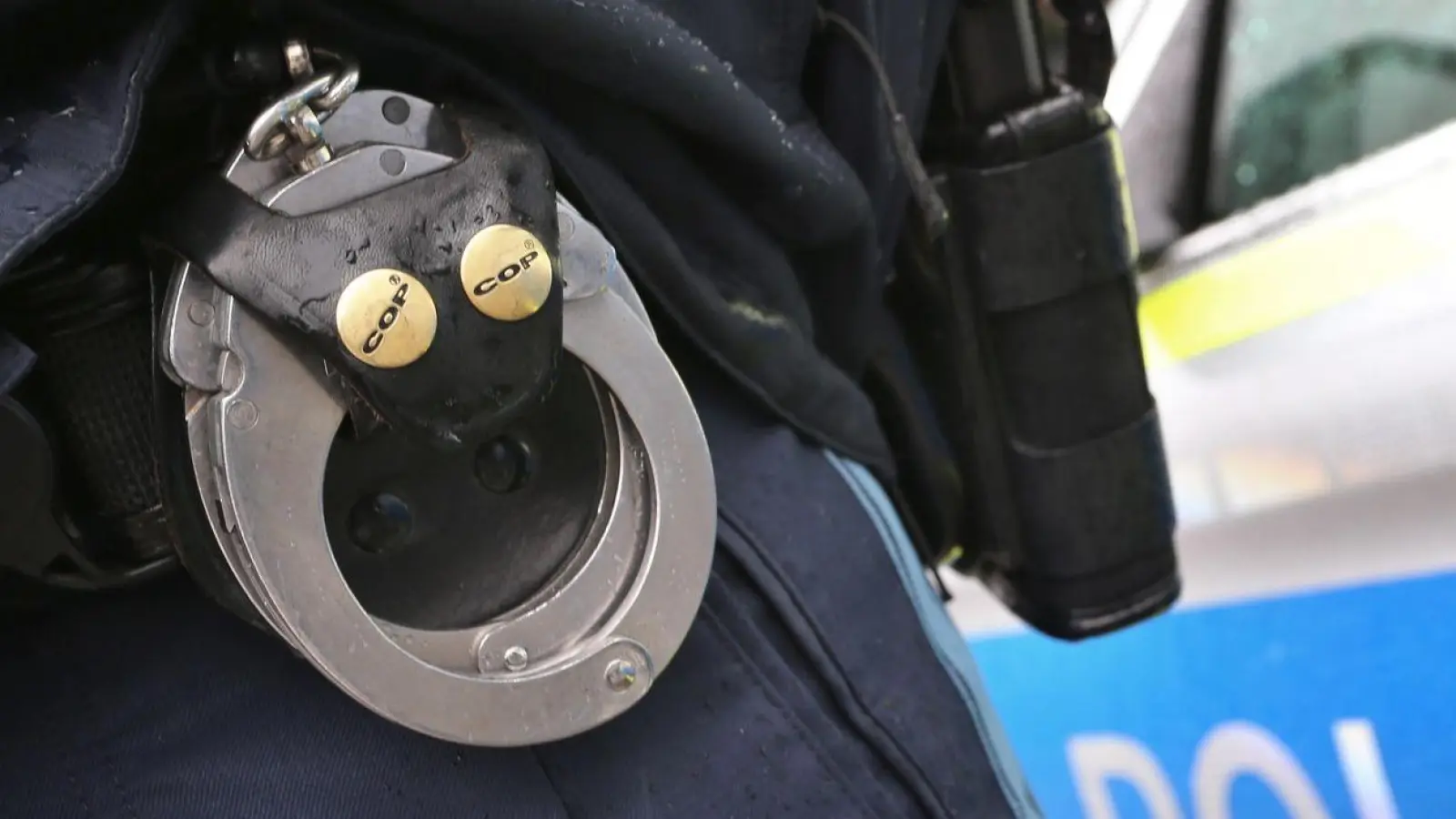 Für den Zechpreller endete seine Flucht aus einem Lokal in Bad Windsheim bei der Polizei. (Symbolbild: Karl-Josef Hildenbrand/dpa)