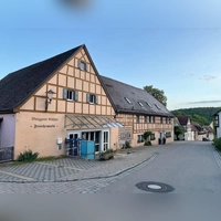 Macht für immer dicht: Das Gasthaus „Roter Ochse” in Rügland samt Metzgerei und Laden. (Foto: Yvonne Neckermann)