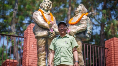 Der bekannte nepalesische Bergführer Kami Rita vom Volk der Sherpa wurde geehrt. (Foto: Niranjan Shrestha/AP)