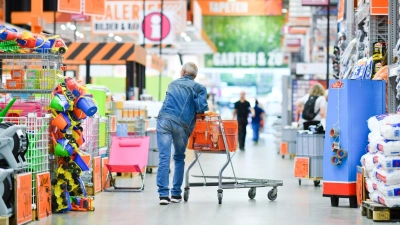 Mit 11,25 Milliarden Euro lag der Umsatz der Baumarkt-Branche im ersten Halbjahr 2023 um 2,3 Prozent unter dem Vorjahresniveau. (Foto: Uwe Anspach/dpa)