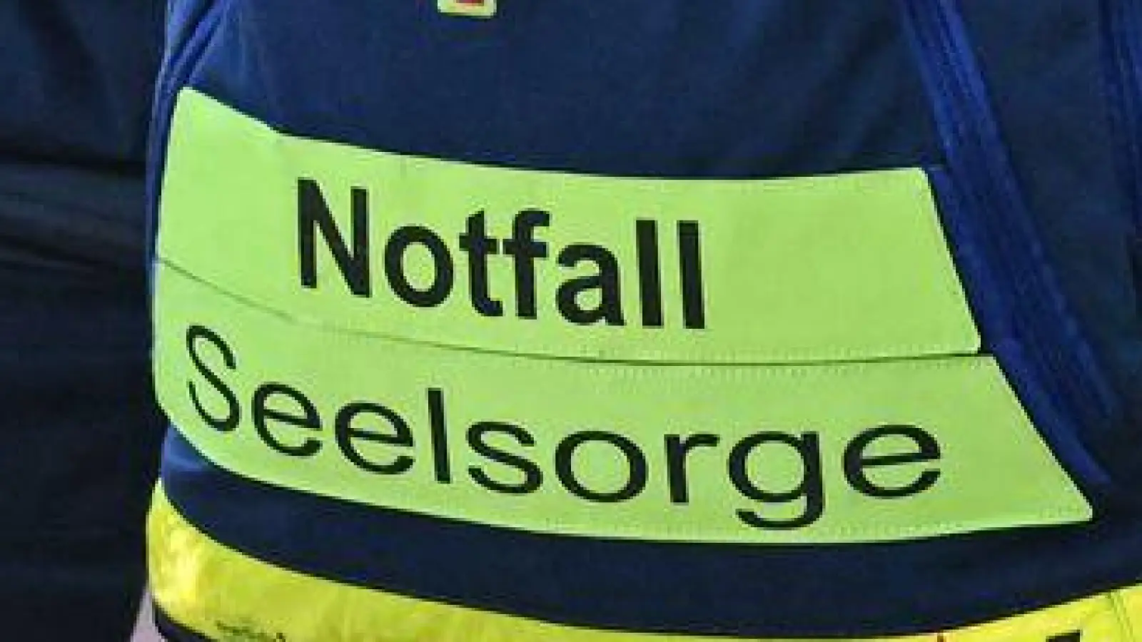 Notfallseelsorger sind an der Brandenburger Schule im Einsatz. (Foto: Britta Pedersen/dpa)