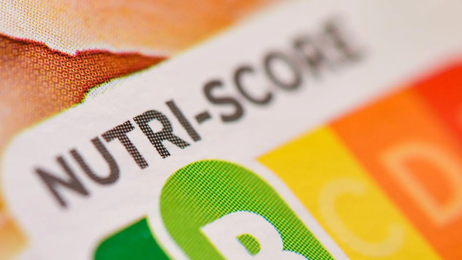 Laut einer Umfrage im Auftrag von Foodwatch ist der „Nutri-Score“ inzwischen breit bekannt. (Symbolbild)  (Foto: Patrick Pleul/dpa-Zentralbild/dpa)