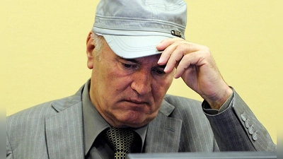 Mladic wurde wegen des Völkermords von Srebrenica verurteilt. (Archivbild) (Foto: Martin Meissner/AP Pool/dpa)