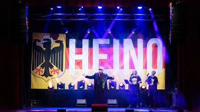 „Made in Germany“- das Motto der Tournee von Schlager- und Volksmusikstar Heino. (Archivbild) (Foto: Sebastian Kahnert/dpa)