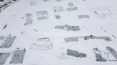 Winterfreuden in Bayern (Foto: Peter Kneffel/dpa)