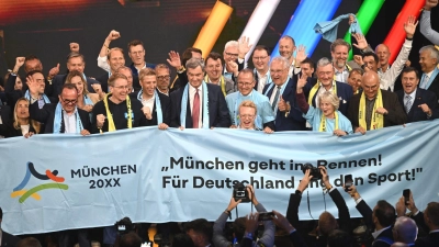 Die bayerische Delegation hat Grund zur Freude. (Foto: Marijan Murat/dpa)
