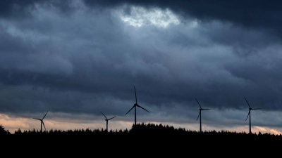Der Ausbau der Windenergie in Bayern läuft noch immer langsam. (Archivbild) (Foto: Karl-Josef Hildenbrand/dpa)