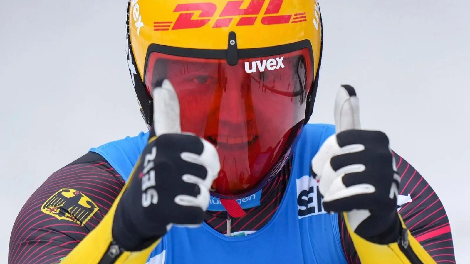 Max Langenhan jubelt nach seinem Sieg. (Foto: Darryl Dyck/The Canadian Press via AP/dpa)